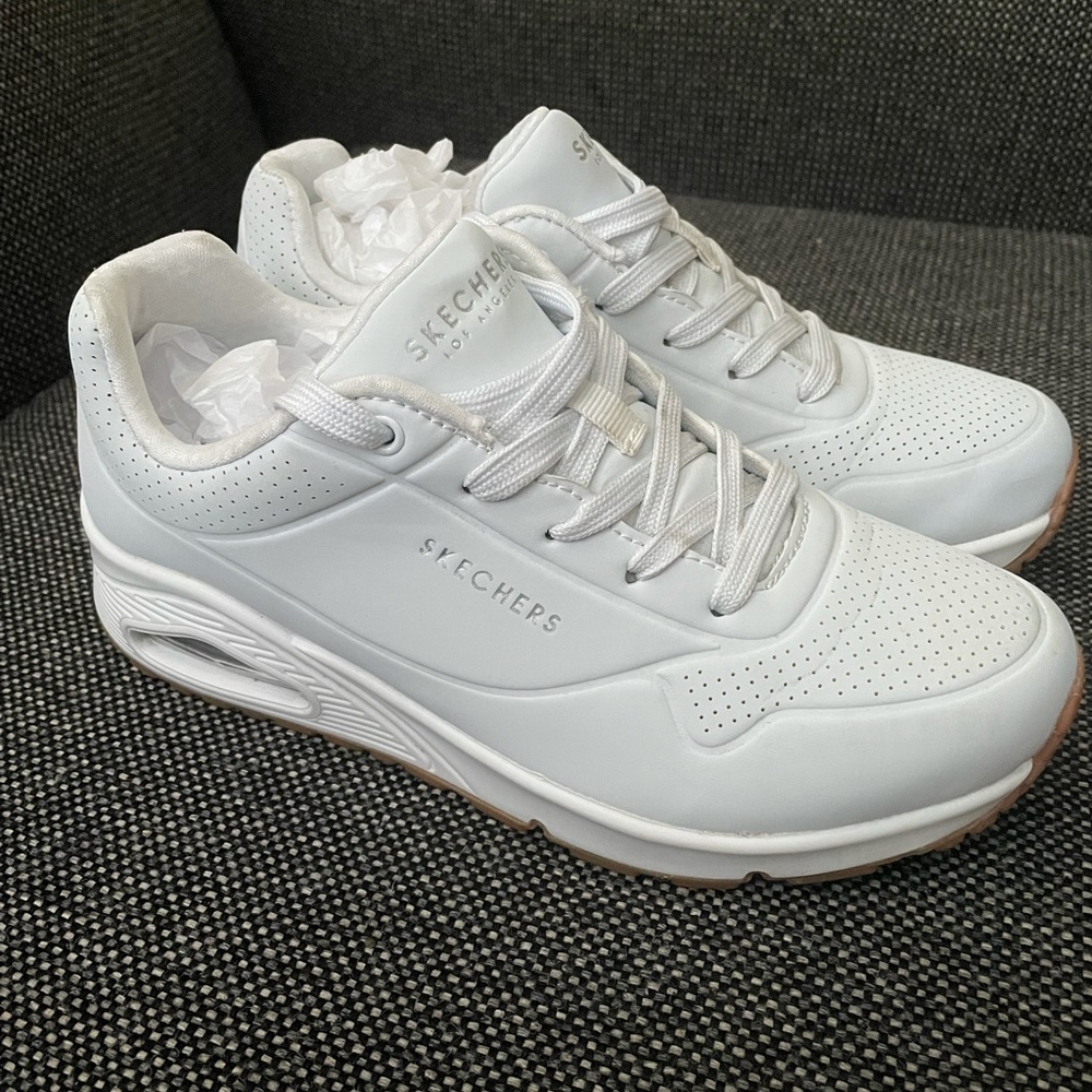 Sketchers NEW with box